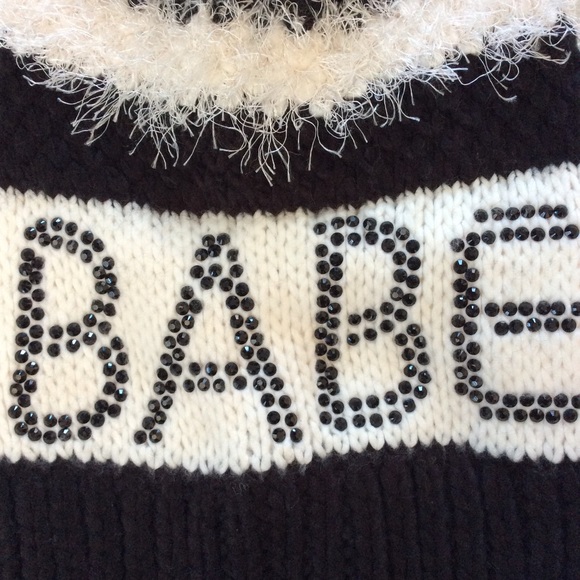 NWT Embellished “BABE” Pom Pom Hat - Picture 6 of 6